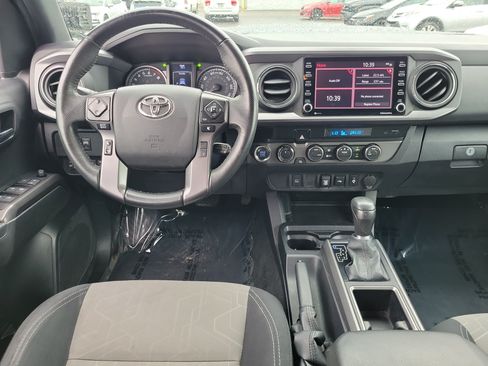 Used 2022 Toyota Tacoma TRD Sport AWD/4WD image 10