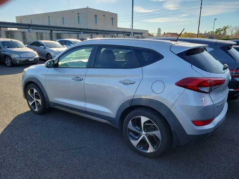 Used 2016 Hyundai Tucson Sport image 4
