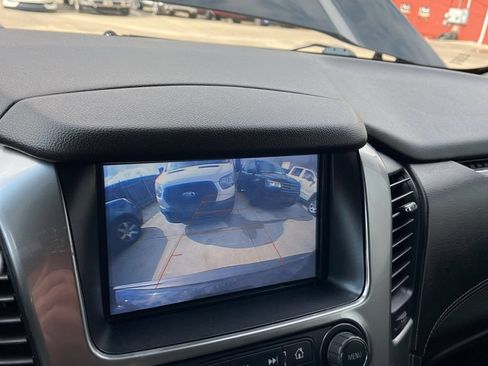 Used 2018 Chevrolet Tahoe LT w/ Luxury Package AWD/4WD image 9