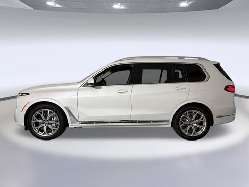 Used 2026 BMW X7 xDrive40i AWD/4WD image 2