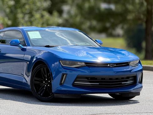 Used 2017 Chevrolet Camaro LT RWD image 43