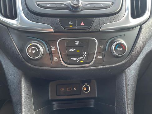 Used 2022 Chevrolet Equinox LT image 30