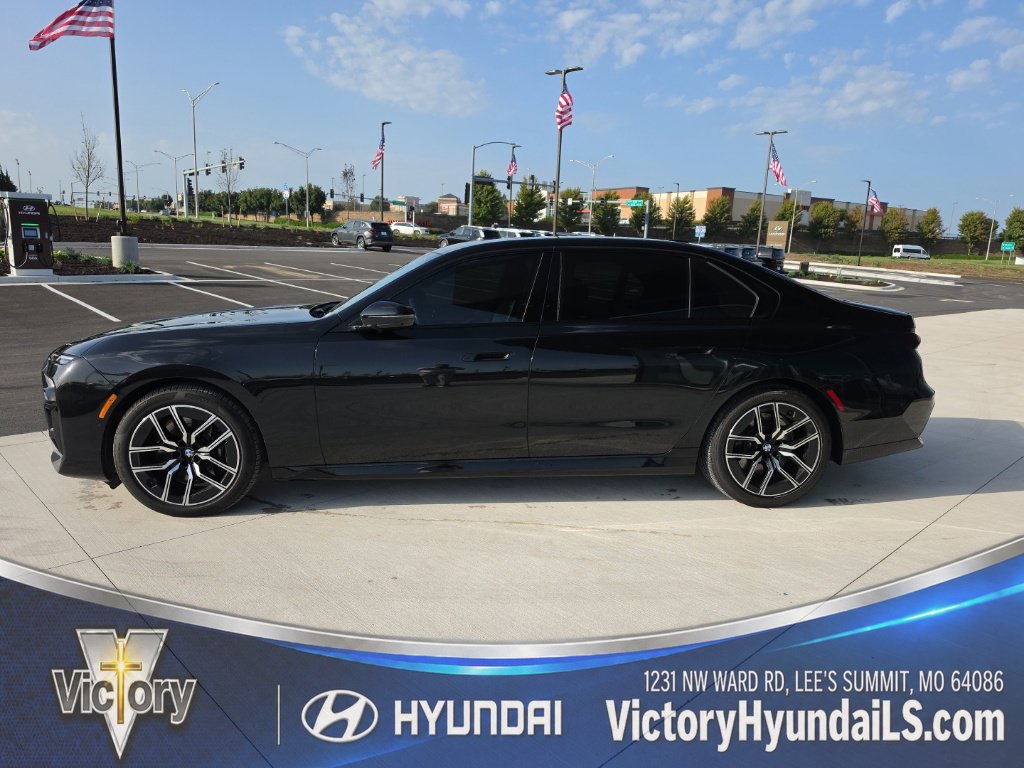 Used 2026 BMW 740i xDrive AWD/4WD image 2