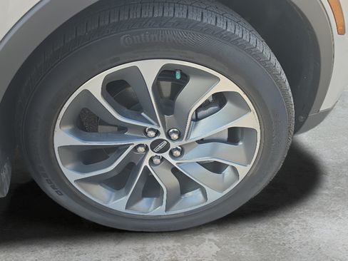 Used 2023 Lincoln Nautilus Reserve w/ Luxury Package FWD image 26