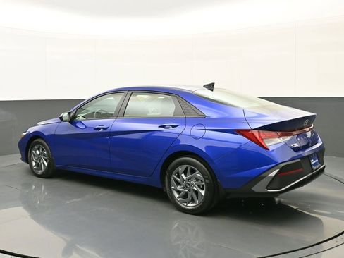 Certified 2024 Hyundai Elantra Blue image 6