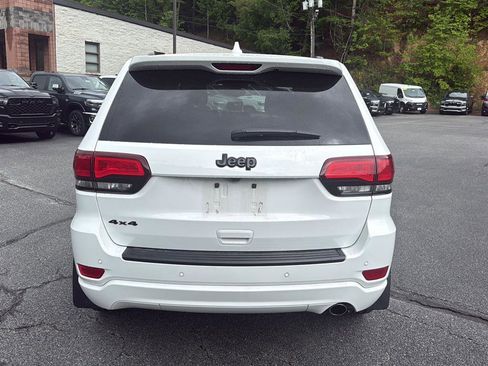 Used 2019 Jeep Grand Cherokee Altitude AWD/4WD image 6