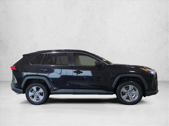 Used 2023 Toyota RAV4 LE AWD/4WD image 4