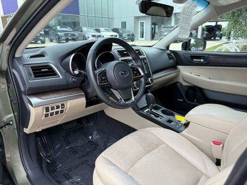 Used 2018 Subaru Outback 2.5i Limited AWD/4WD image 11