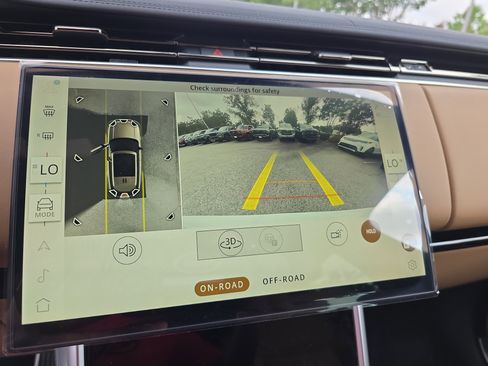 New 2025 Land Rover Range Rover SE image 23