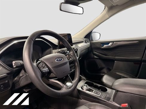 Used 2022 Ford Escape Titanium w/ Class II Trailer Tow Package AWD/4WD image 9