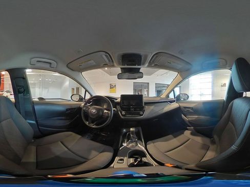 Used 2025 Toyota Corolla LE image 42