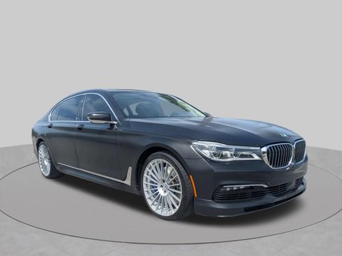 Used 2018 BMW 750i xDrive AWD/4WD image 1