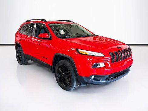 Used 2018 Jeep Cherokee Limited w/ Technology Group image 3