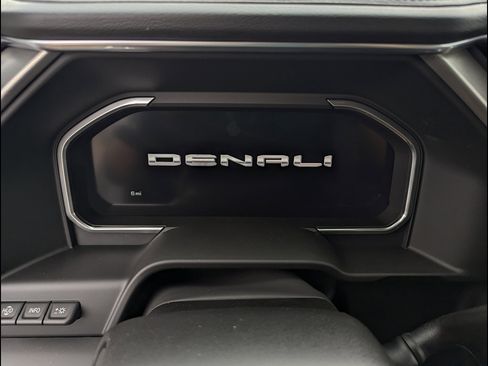 New 2026 GMC Sierra 2500 Denali w/ Technology Package AWD/4WD image 2