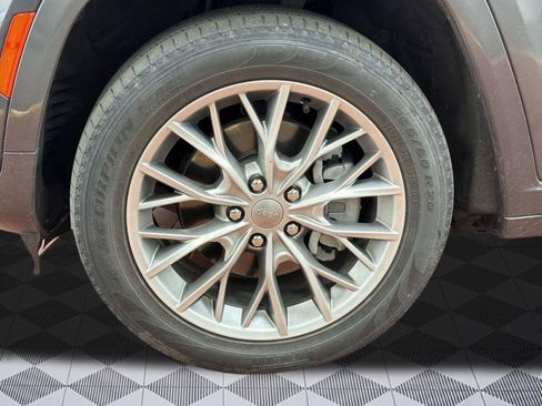 Used 2022 Jeep Grand Cherokee Summit w/ Advanced Protech Group IV image 12