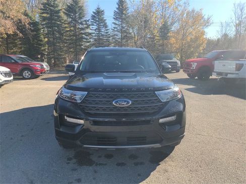 Certified 2022 Ford Explorer XLT w/ Equipment Group 202A image 2