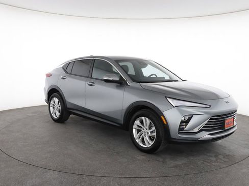 Used 2025 Buick Envista Preferred image 2