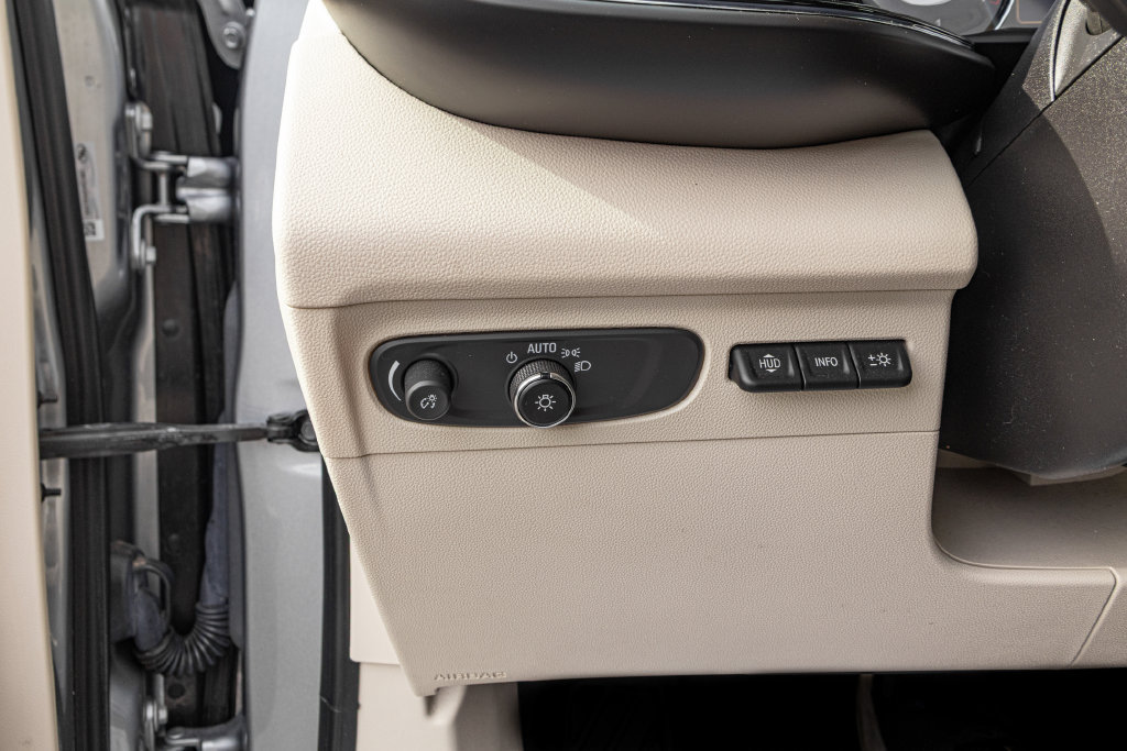 Used 2023 Buick Envision Avenir AWD/4WD image 27