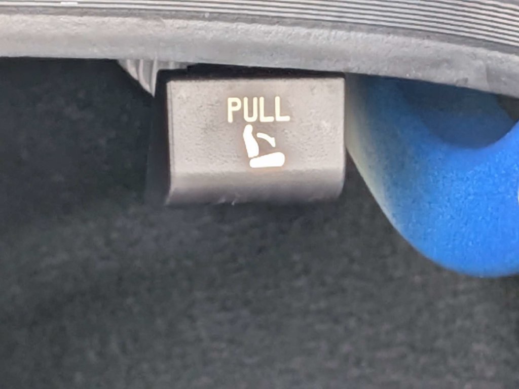 Certified 2025 Hyundai Elantra SEL FWD image 19