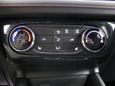 Used 2024 Chevrolet TrailBlazer RS image 35