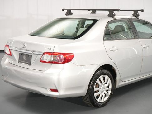 Used 2013 Toyota Corolla LE FWD image 15