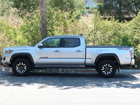 Used 2023 Toyota Tacoma TRD Off-Road w/ Black Out Package (TMS) AWD/4WD image 3