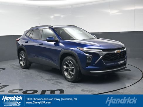 Certified 2024 Chevrolet Trax LT w/ Driver Confidence Package image 1