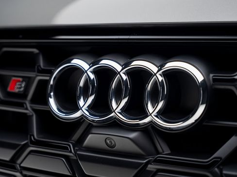 Used 2024 Audi S6 Premium Plus w/ Premium Plus Package image 12