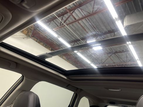 Used 2023 Subaru Forester Touring image 31