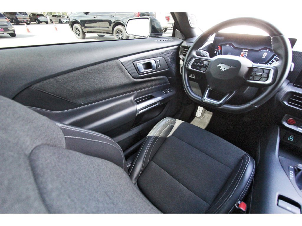 Used 2024 Ford Mustang Coupe RWD image 11