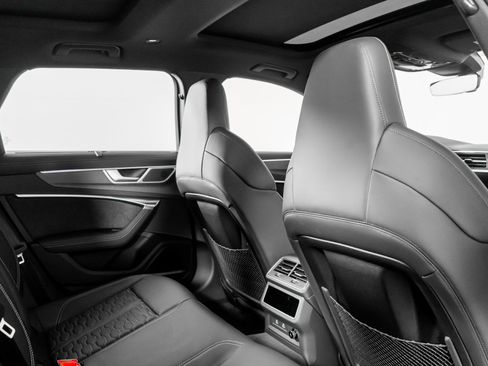 Used 2025 Audi RS 6 performance image 46