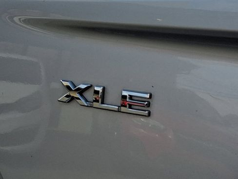 Used 2021 Toyota Prius Prime XLE image 32