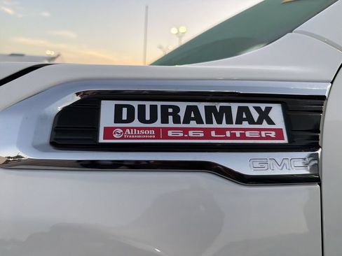 Used 2020 GMC Sierra 2500 Denali w/ Denali Ultimate Package AWD/4WD image 7