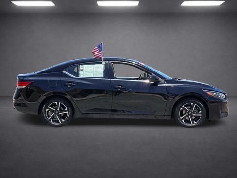 Used 2024 Nissan Sentra SV FWD image 3