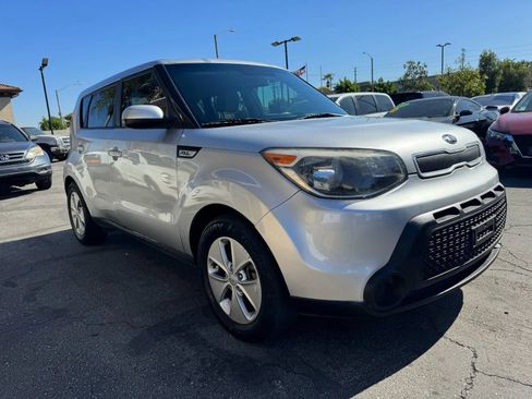 Used 2016 Kia Soul FWD image 4