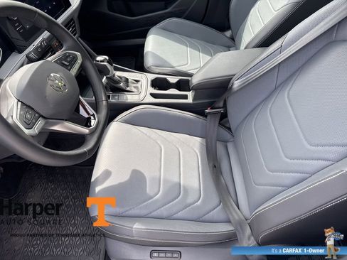 Used 2025 Volkswagen Jetta SEL image 13