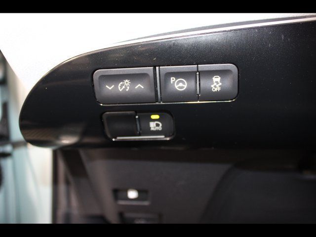 Used 2019 Toyota Prius LE FWD image 18