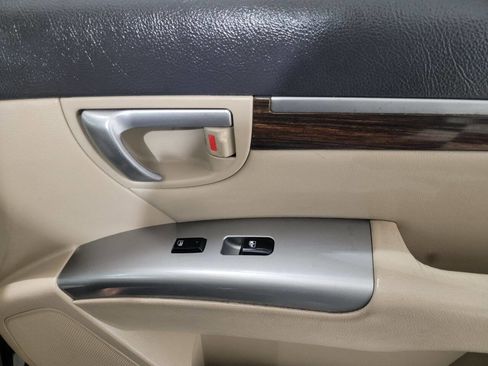 Used 2010 Hyundai Santa Fe Limited image 23