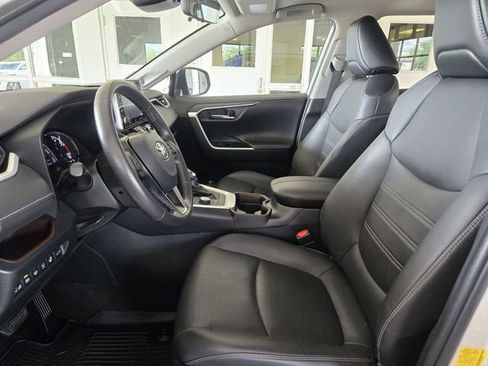 Used 2021 Toyota RAV4 Limited AWD/4WD image 8