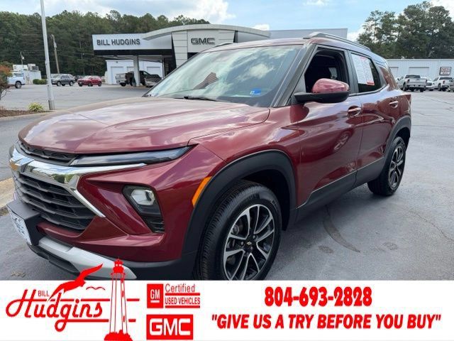 Used 2025 Chevrolet TrailBlazer LT AWD/4WD image 1