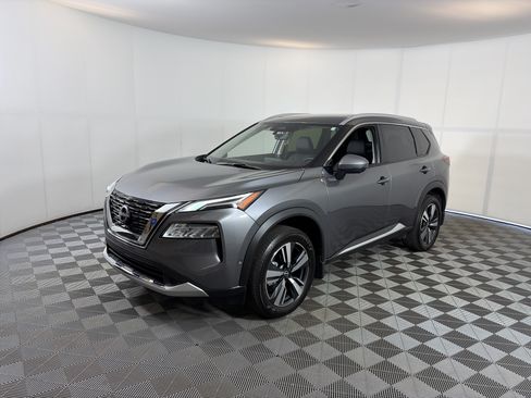 Certified 2023 Nissan Rogue Platinum w/ Platinum Premium Package AWD/4WD image 2