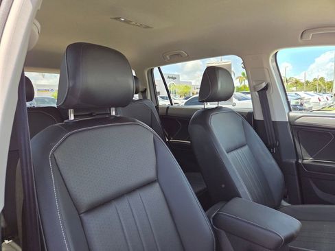 Used 2023 Volkswagen Tiguan SE FWD image 15