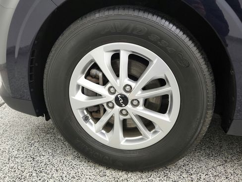 Used 2022 Kia Carnival LX FWD image 20