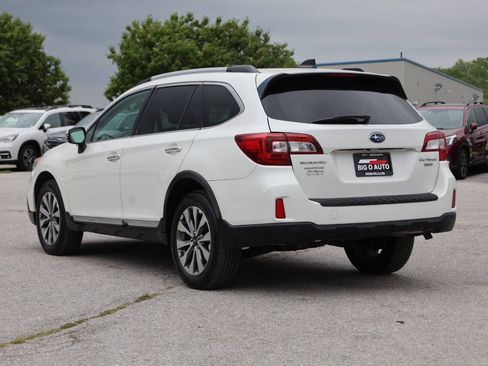 Used 2017 Subaru Outback 3.6R Touring AWD/4WD image 11