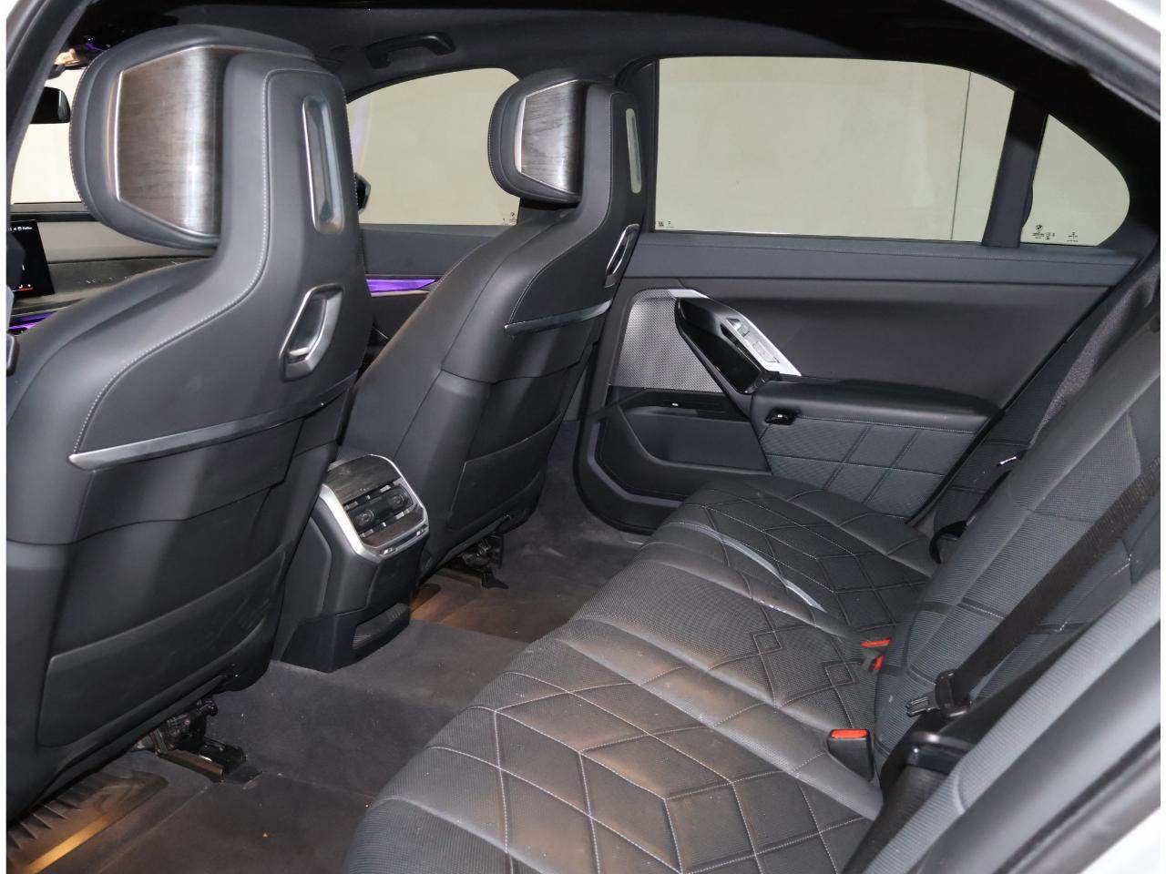 Certified 2024 BMW i7 eDrive50 RWD image 16