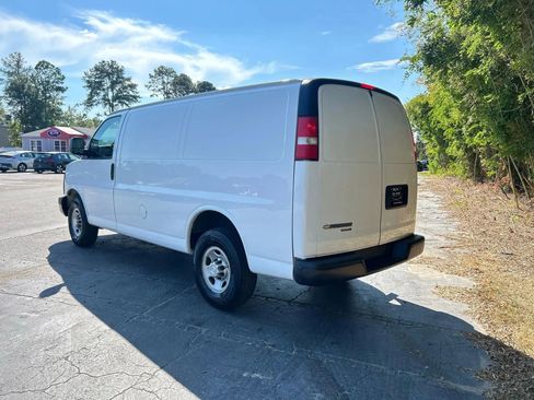 Used 2015 Chevrolet Express 2500 image 7