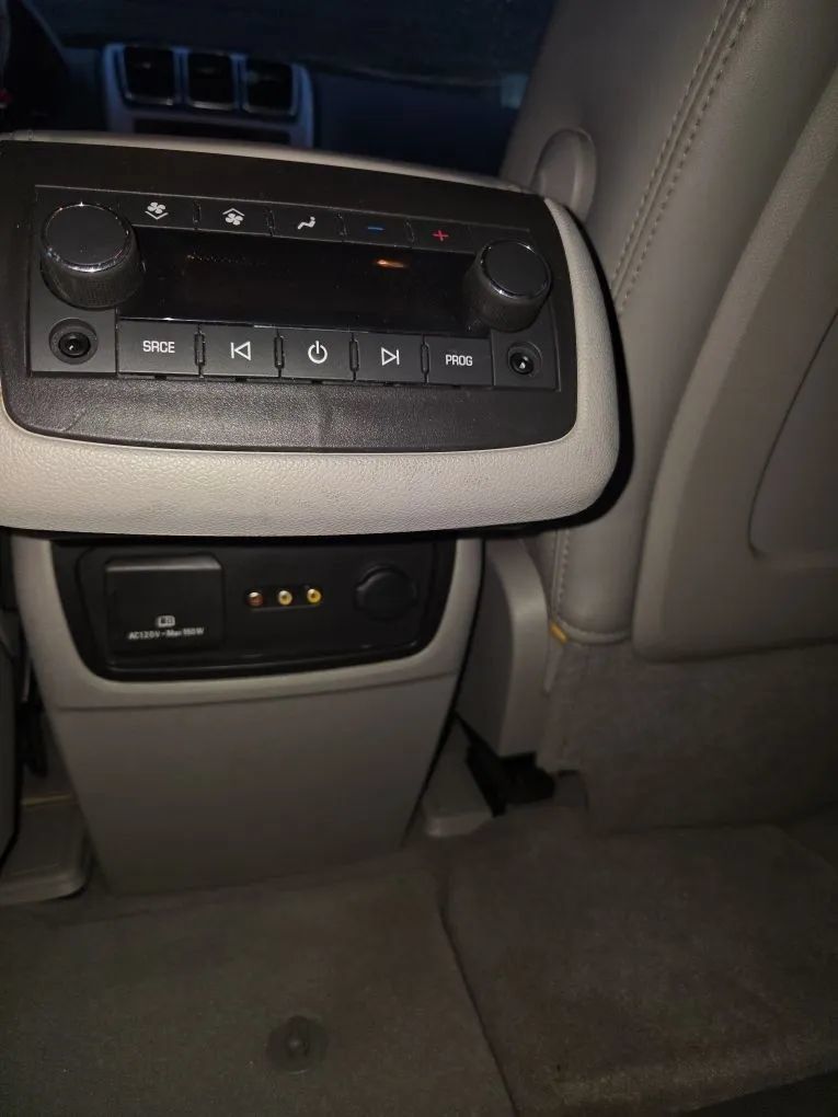 Used 2012 GMC Acadia SLT w/ LPO, 'HIT The Road' Package FWD image 15