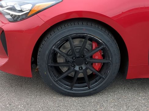 Used 2018 Kia Stinger GT2 image 17