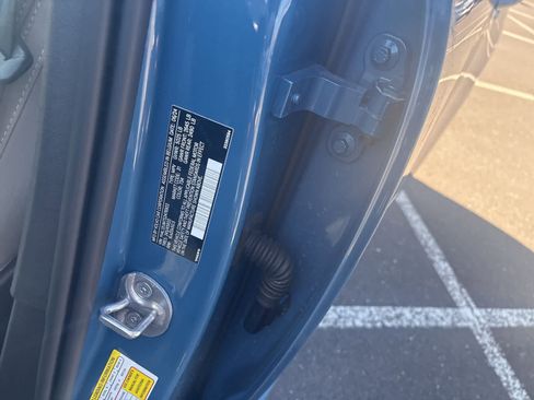 Used 2025 Volvo XC40 B5 Ultra w/ Climate Package image 27