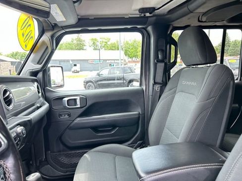 Used 2020 Jeep Wrangler Unlimited Sahara AWD/4WD image 31